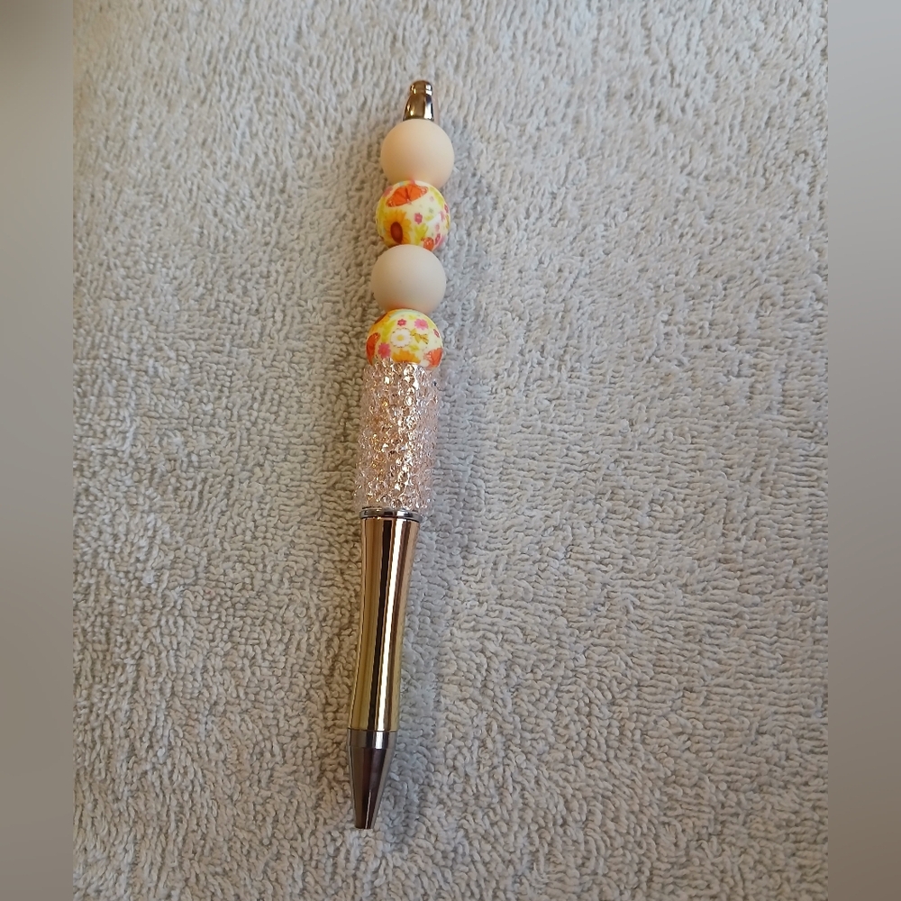 Beaded Floral Accent Ballpoint Pen in White and Yellow